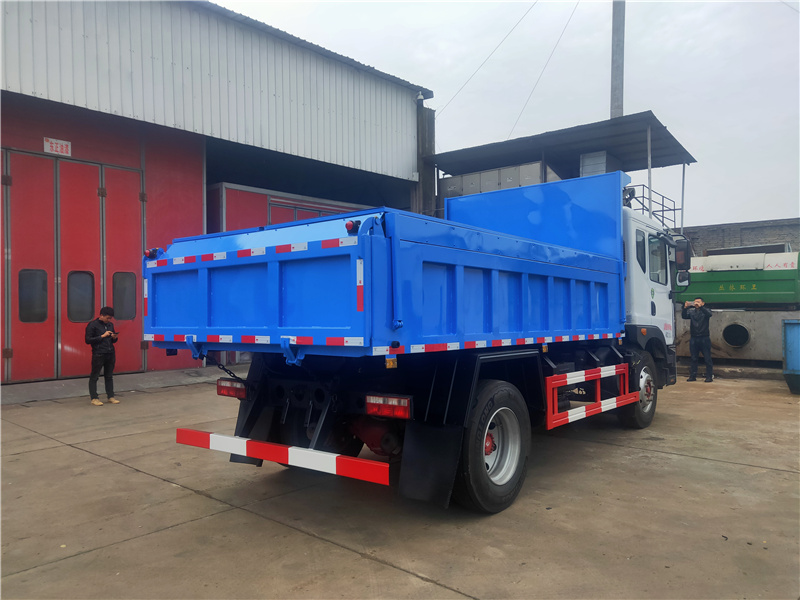 東風(fēng)牌8-10方污泥清運(yùn)車