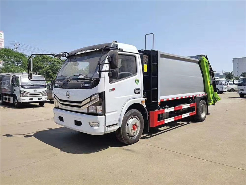 東風(fēng)多利卡8方壓縮式垃圾車(chē)